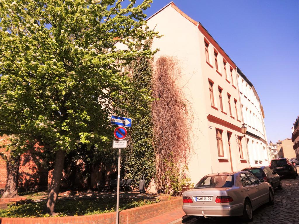 Ferienwohnung Am Alten Hafen Wismar Exterior photo